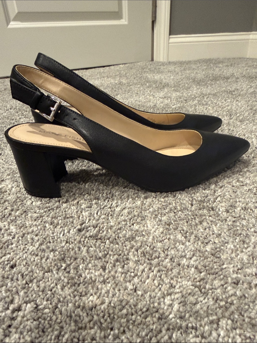 Marc Fisher Black Pointed Slingback pumps - block heel - Women’s Size 7 - Picture 3 of 6